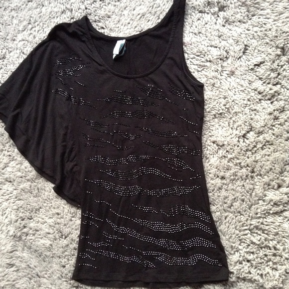 One sleeve top - Picture 4 of 4